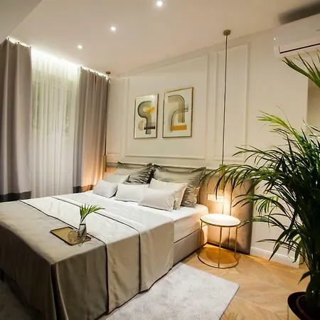 Club 5 Boutique Rooms-2